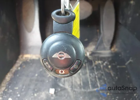 2010 Mini Cooper из США, поврежденный, VIN WMWMF3C5XATZ63980